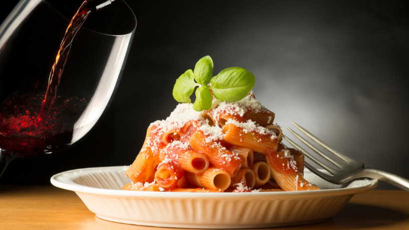 Da tradição das nonnas à mesa global, Alberto Toshio Murakami explora a história dos pratos italianos e como eles conquistaram o mundo.